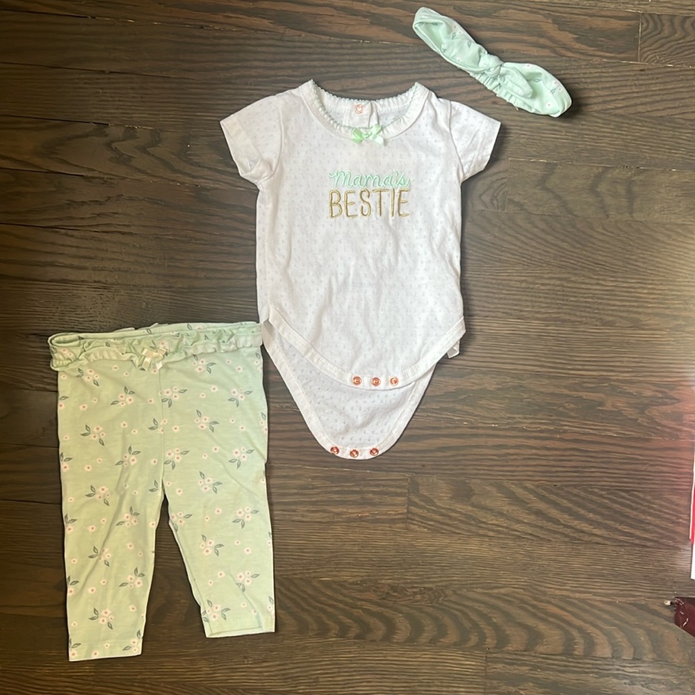 Gently used Tahari baby 6 to 9 months matching outfit, no stains, rips or tears